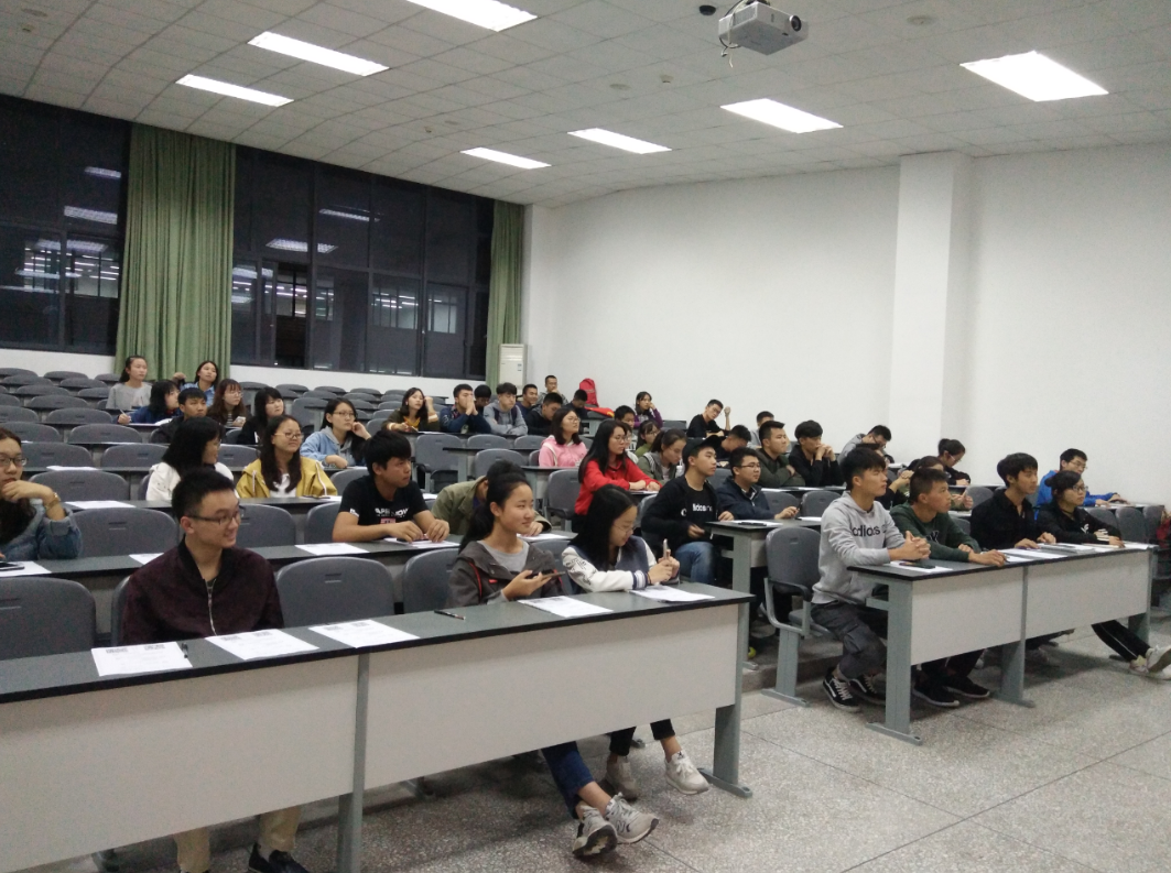 环境学院召开2017寻找最美寝室宣讲会