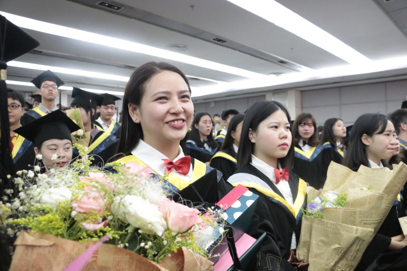 环境学院2016届本科生毕业典礼暨授位仪式隆重举行