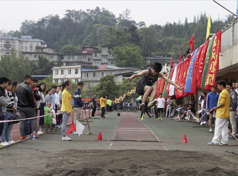 环境学院运动代表团参加我校第三十八届运动会