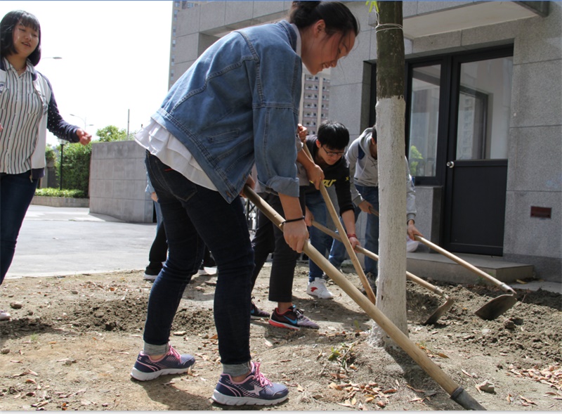 爱党在心  环保于行 ——环境学院携手校园管理中心开展红色环保志愿者活动