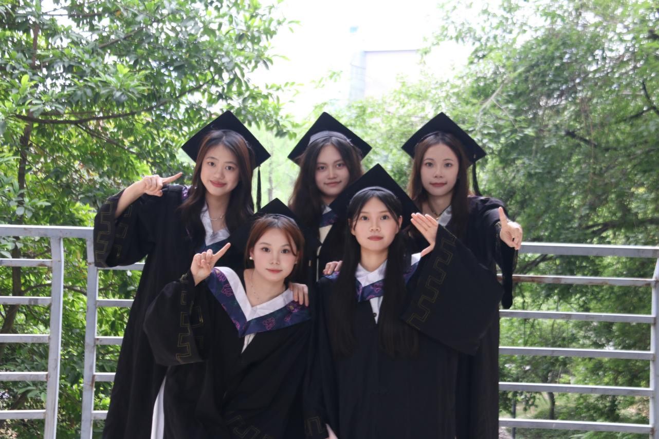 环境学院 112 寝室：同心逐梦，全员保送