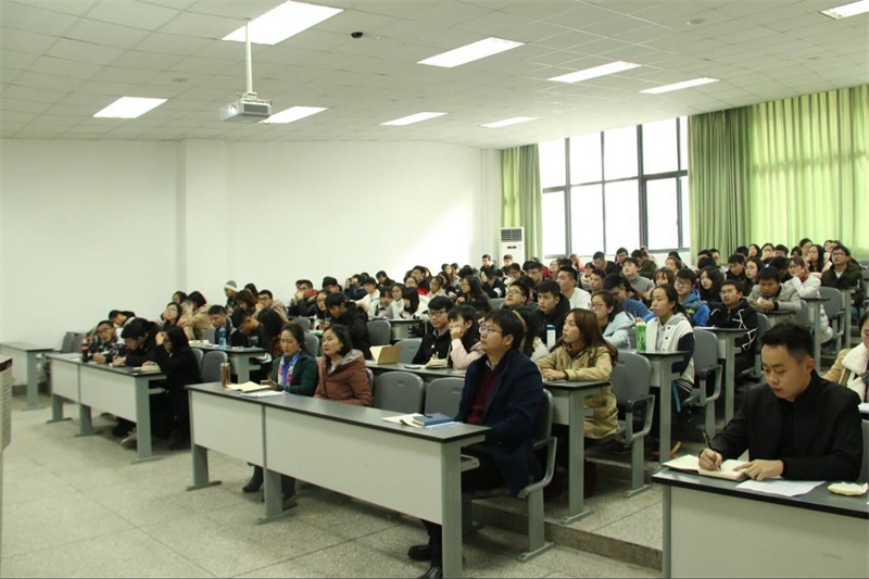 不忘初心跟党走 青春建功新时代 ——环境学院召开十九大专题辅导报告